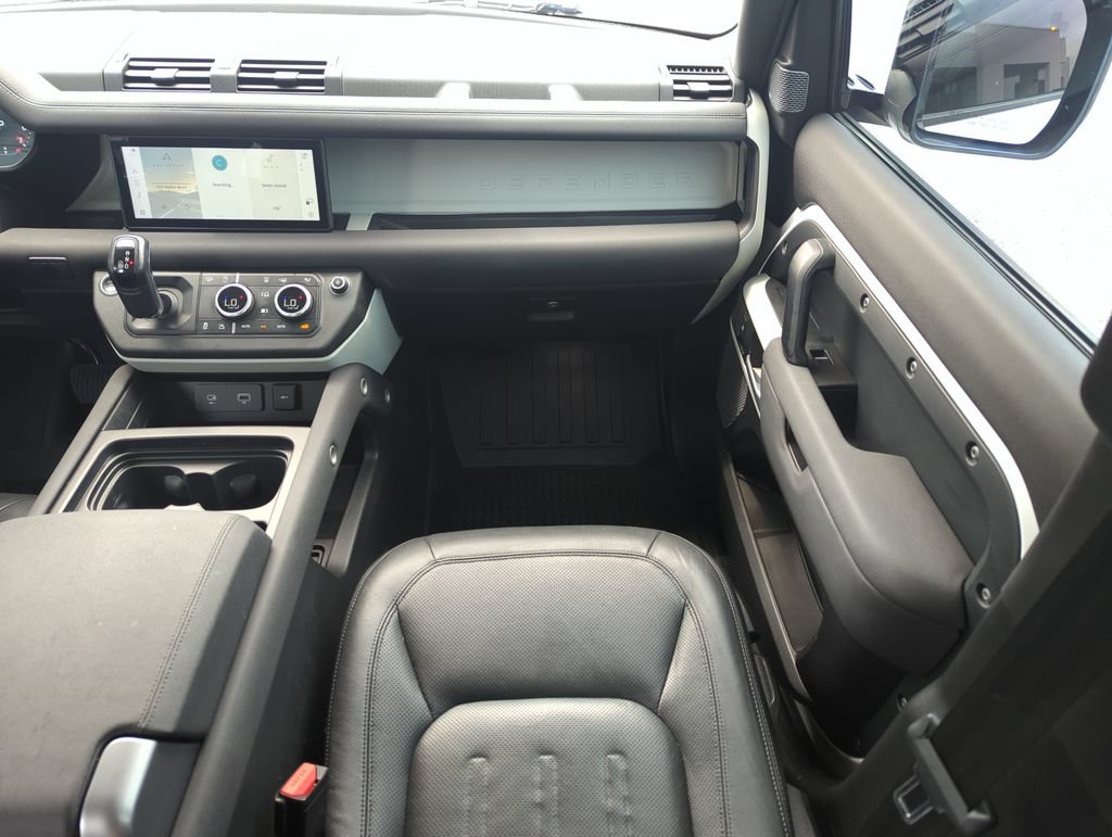 Used 2022 Land Rover Defender 110 S AWD/4WD image 15