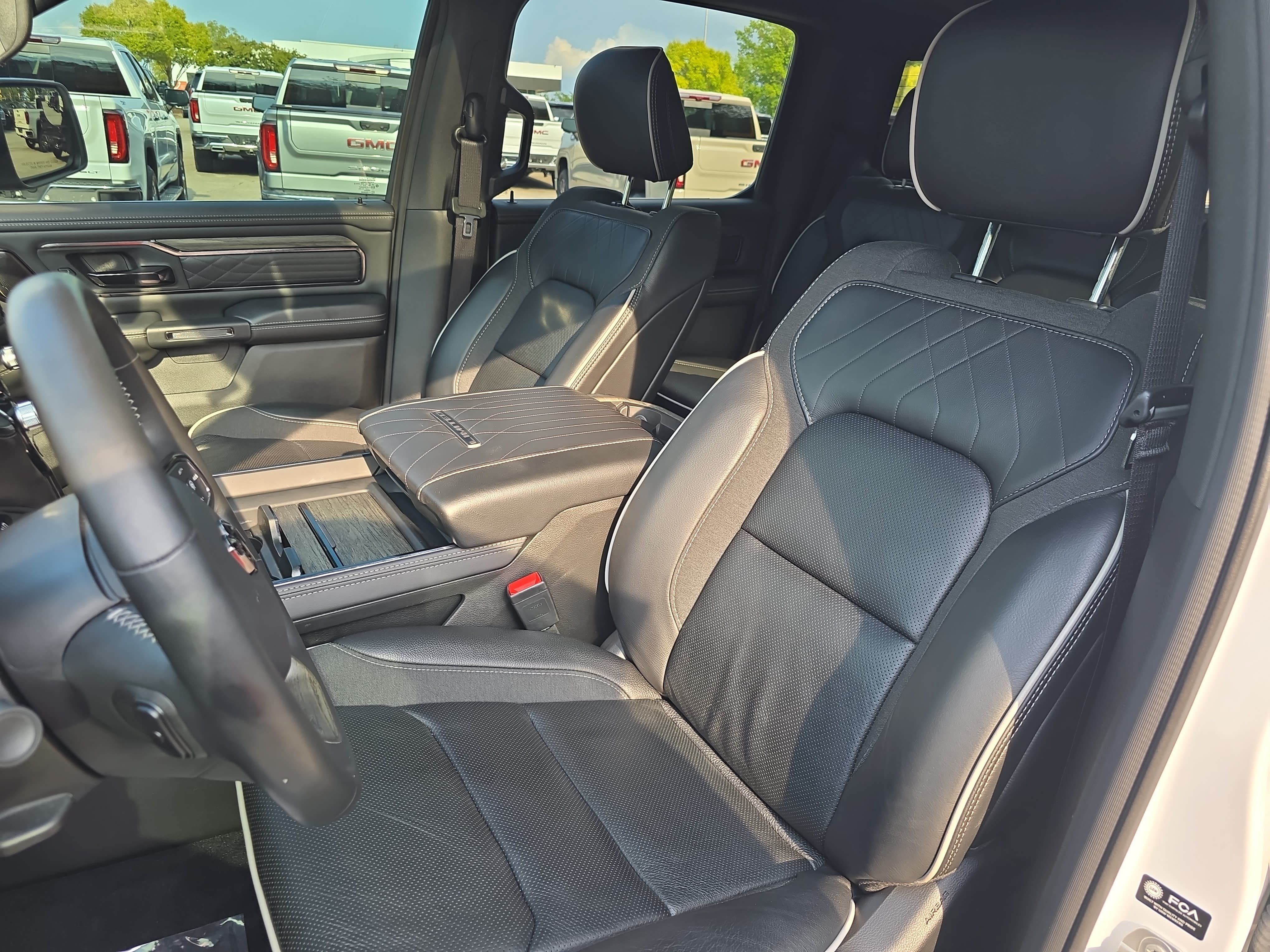 Used 2025 RAM 1500 Limited AWD/4WD image 14