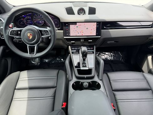 Certified 2023 Porsche Cayenne AWD/4WD image 24