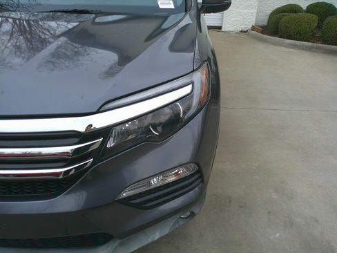 Used 2018 Honda Pilot Touring image 6