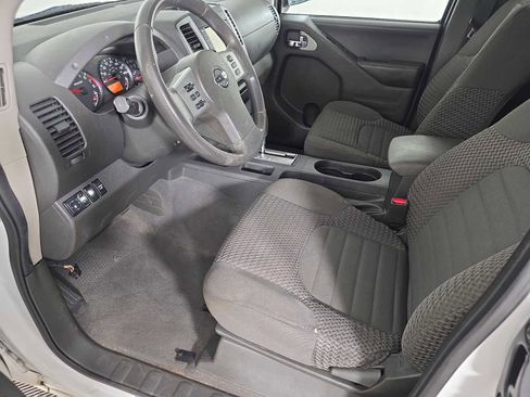 Used 2019 Nissan Frontier SV image 9