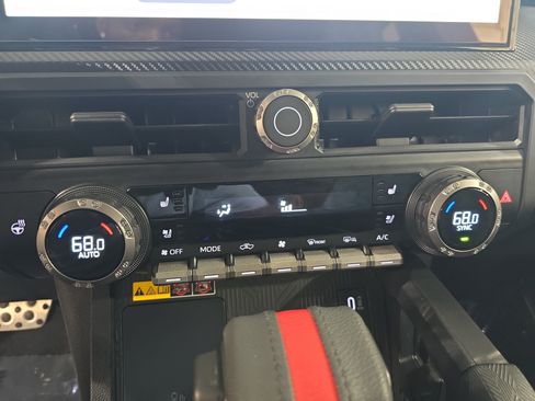 Used 2025 Toyota Tacoma TRD Pro AWD/4WD image 22