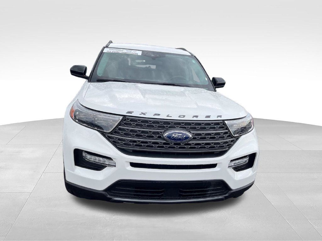 Used 2023 Ford Explorer XLT w/ Equipment Group 202A RWD image 8