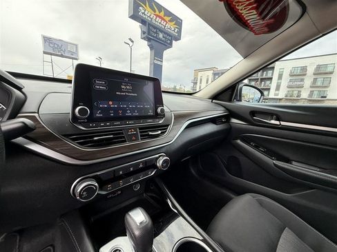 Used 2023 Nissan Altima 2.5 SV image 22