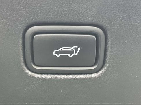 Used 2022 Hyundai Tucson SEL w/ Convenience + Premium Package FWD image 11