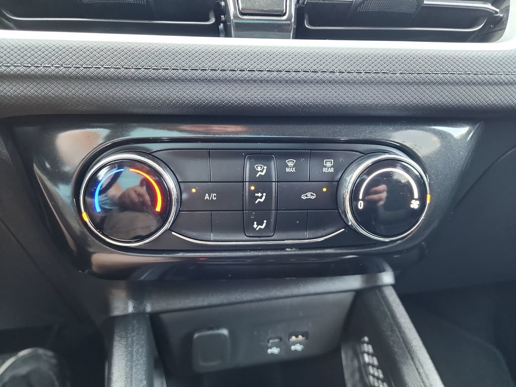 Used 2025 Chevrolet TrailBlazer LT AWD/4WD image 28