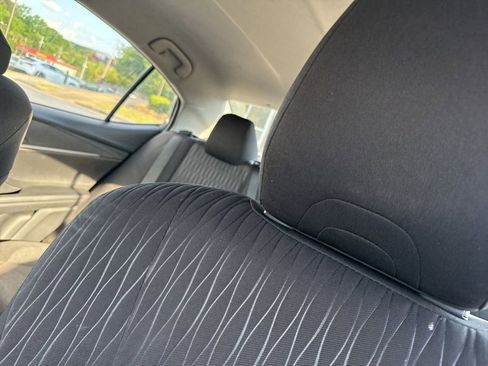 Used 2025 Toyota Camry LE w/ Convenience Package image 12