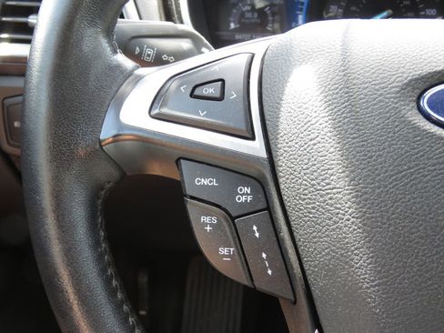 Used 2020 Ford Fusion Energi Titanium FWD image 21