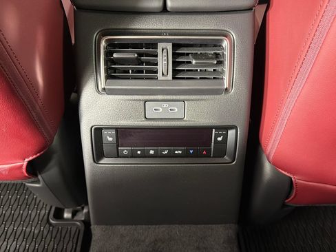 Used 2025 MAZDA CX-70 Plug-In Hybrid w/ Premium Plus AWD/4WD image 18