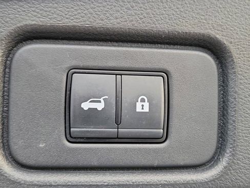 Used 2024 Nissan Pathfinder Platinum w/ Black Appearance Package FWD image 7