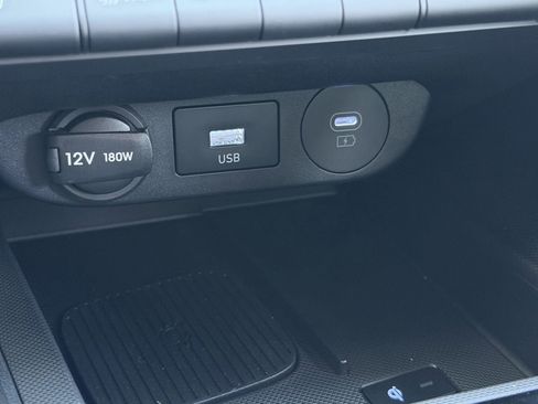 Certified 2025 Hyundai Elantra SEL FWD image 20