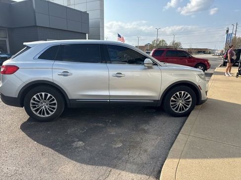 Used 2017 Lincoln MKX Select w/ Select Plus Package image 8