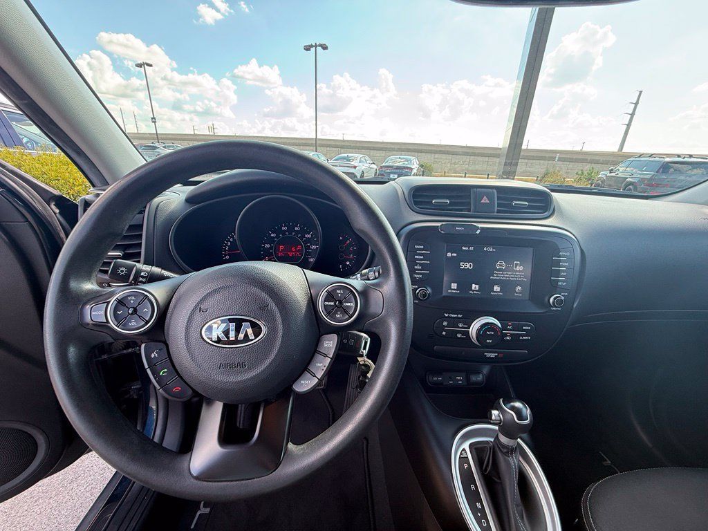 Used 2018 Kia Soul + FWD image 20