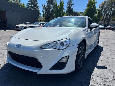 Used 2015 Scion FR-S RWD image 8