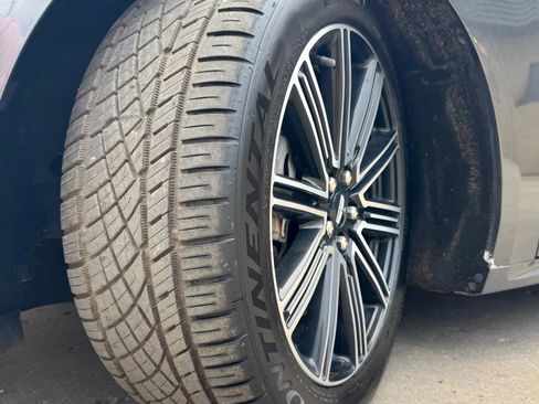 Used 2017 Lincoln Continental Reserve w/ Climate Package image 25