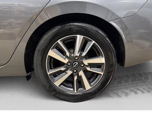 Used 2025 Nissan Versa SV image 45