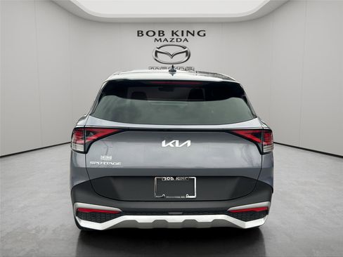 Used 2023 Kia Sportage EX image 4