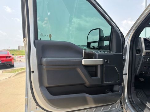 Used 2022 Ford F250 Lariat w/ Lariat Ultimate Package AWD/4WD image 15
