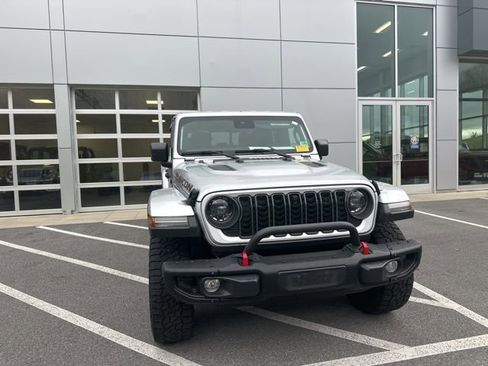 Used 2024 Jeep Gladiator Rubicon image 9