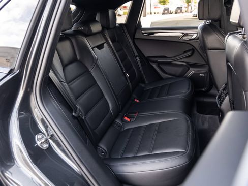 Certified 2026 Porsche Macan AWD/4WD image 42