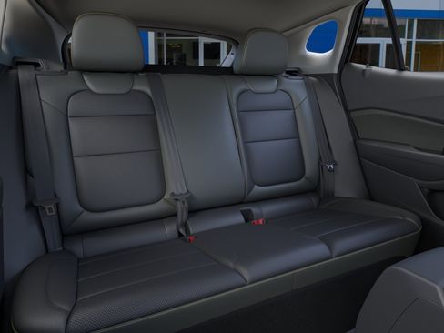 New 2026 Chevrolet Trax ACTIV w/ Sunroof Package FWD image 17