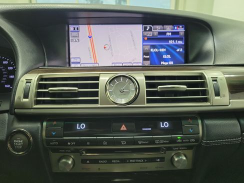 Used 2013 Lexus LS 460 w/ Comfort Pkg RWD image 22