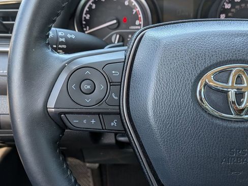 Used 2022 Toyota Camry SE image 18