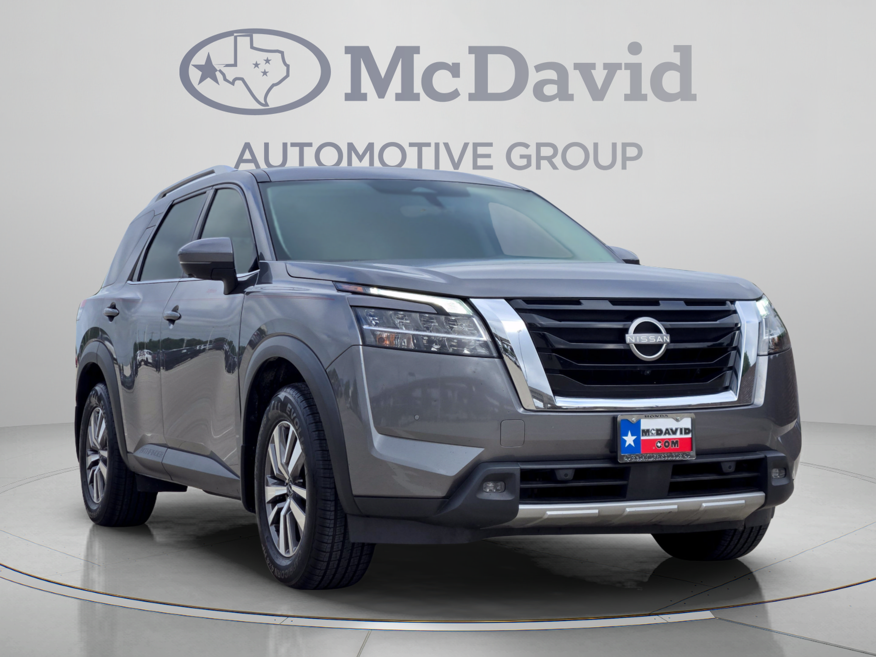 Used 2023 Nissan Pathfinder SL AWD/4WD image 7