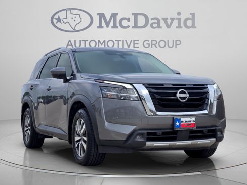 Used 2023 Nissan Pathfinder SL AWD/4WD image 7