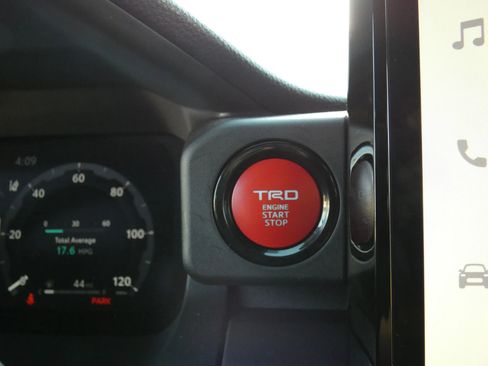 Used 2025 Toyota Tacoma TRD Off-Road image 60