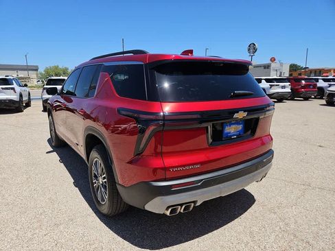 Used 2026 Chevrolet Traverse LT w/ Driver Confidence Package FWD image 6