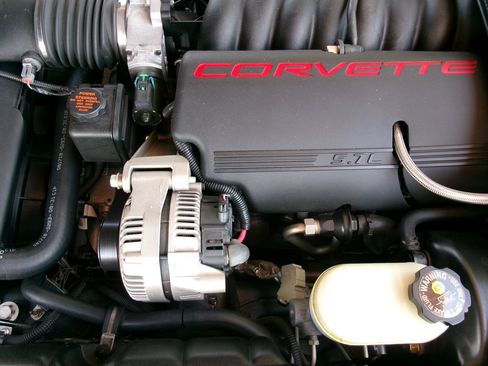 Used 1999 Chevrolet Corvette Coupe w/ Roof Pkg RWD image 36