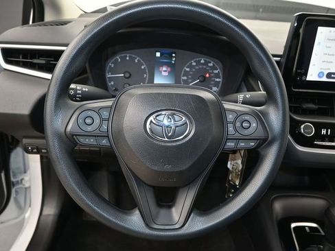 Used 2025 Toyota Corolla LE image 6