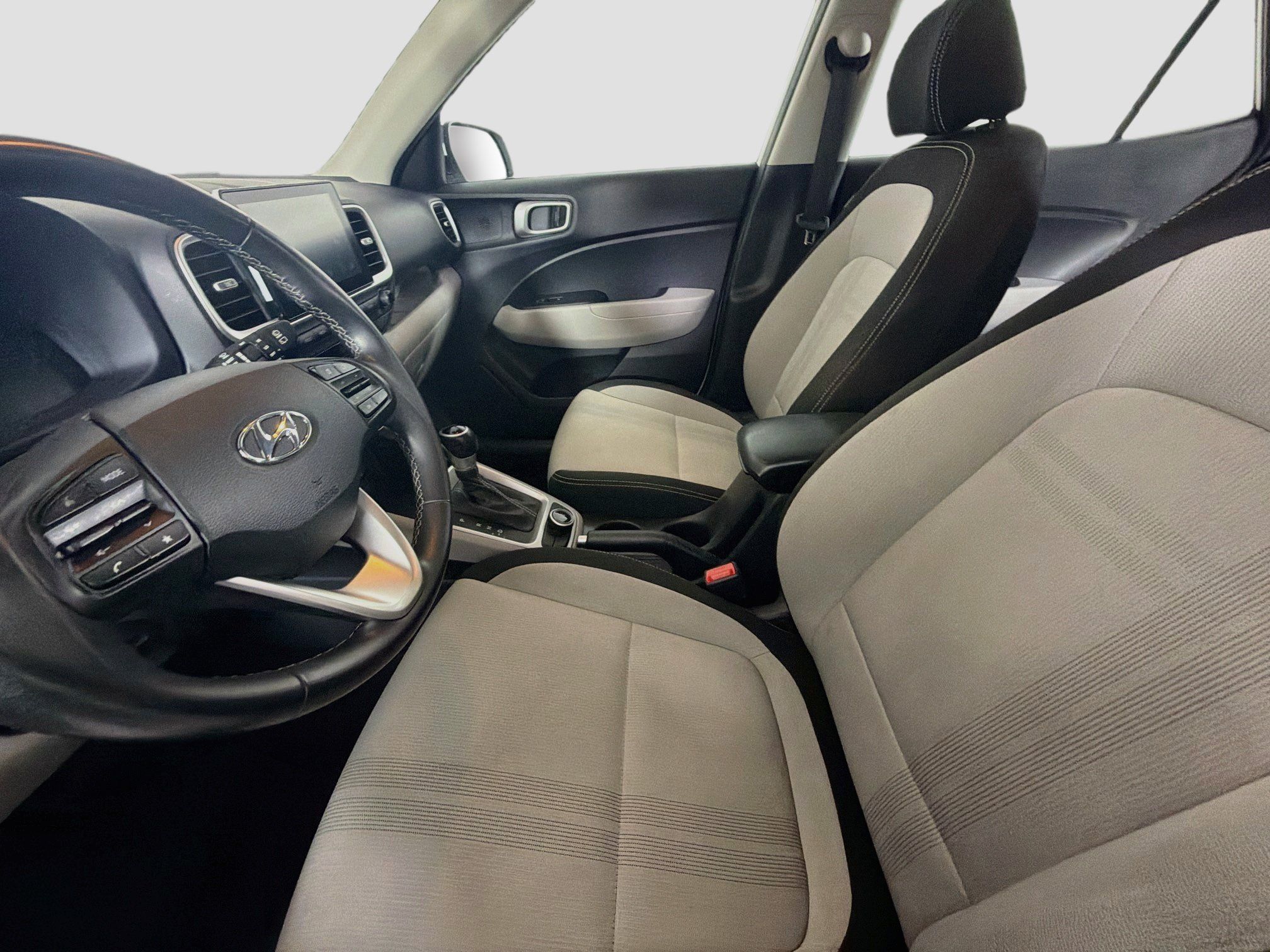 Used 2025 Hyundai Venue SEL FWD image 13