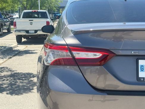 Used 2019 Toyota Camry XSE FWD image 33