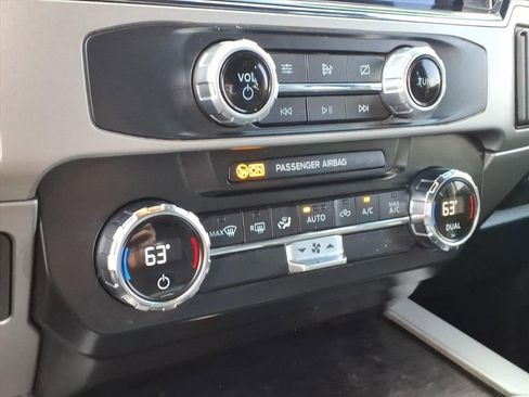 Used 2022 Ford F350 Lariat image 8