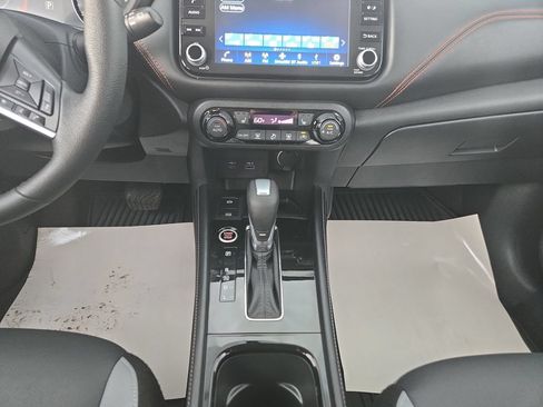 Used 2023 Nissan Kicks SR w/ SR Premium Package FWD image 12