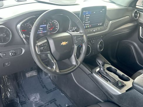 Used 2025 Chevrolet Blazer LT AWD/4WD image 13