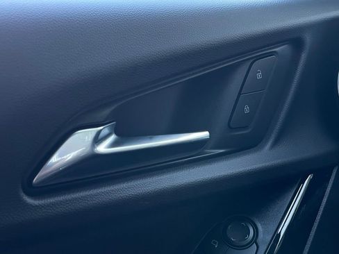 New 2026 Chevrolet Equinox LT image 13