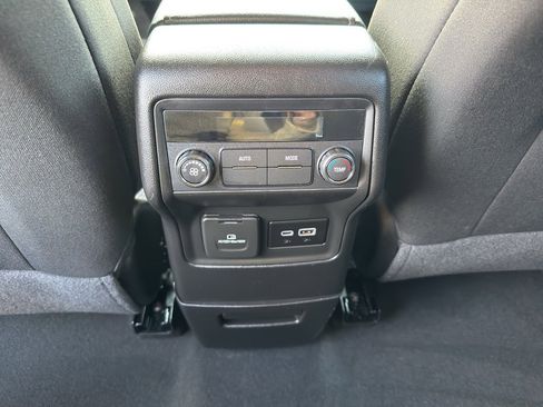 Used 2023 GMC Acadia AT4 image 31