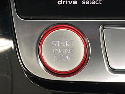 Used 2020 Audi RS Q8 w/ Carbon Optic Package AWD/4WD image 36
