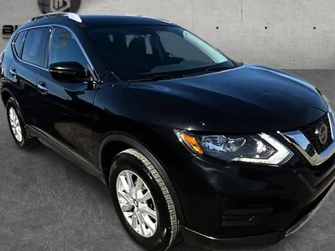Used 2019 Nissan Rogue S w/ Special Edition Package FWD image 3