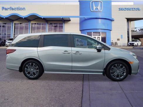 New 2026 Honda Odyssey Touring image 6
