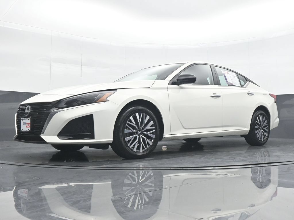 Used 2025 Nissan Altima 2.5 SV AWD/4WD image 26