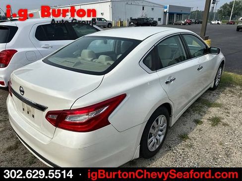 Used 2016 Nissan Altima 2.5 S w/ Interior Lighting Package FWD image 7