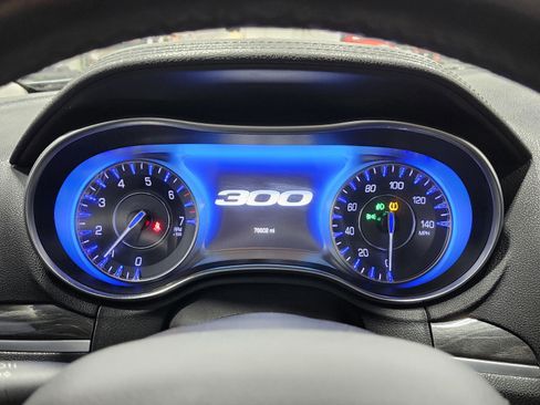 Used 2020 Chrysler 300 Touring w/ Driver Convenience Group image 28