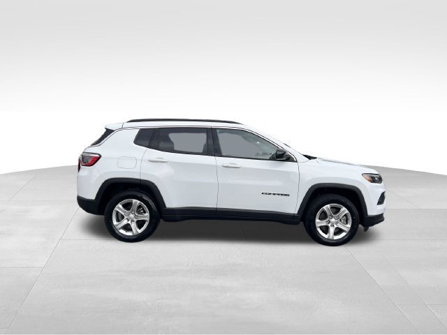 Used 2023 Jeep Compass Latitude AWD/4WD image 6