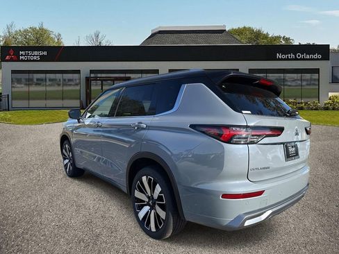 New 2025 Mitsubishi Outlander SEL image 6