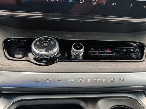 Certified 2025 Ford Expedition Max Platinum AWD/4WD image 12