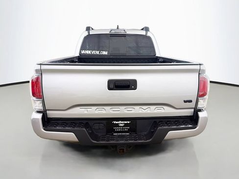 Used 2022 Toyota Tacoma TRD Off-Road AWD/4WD image 8